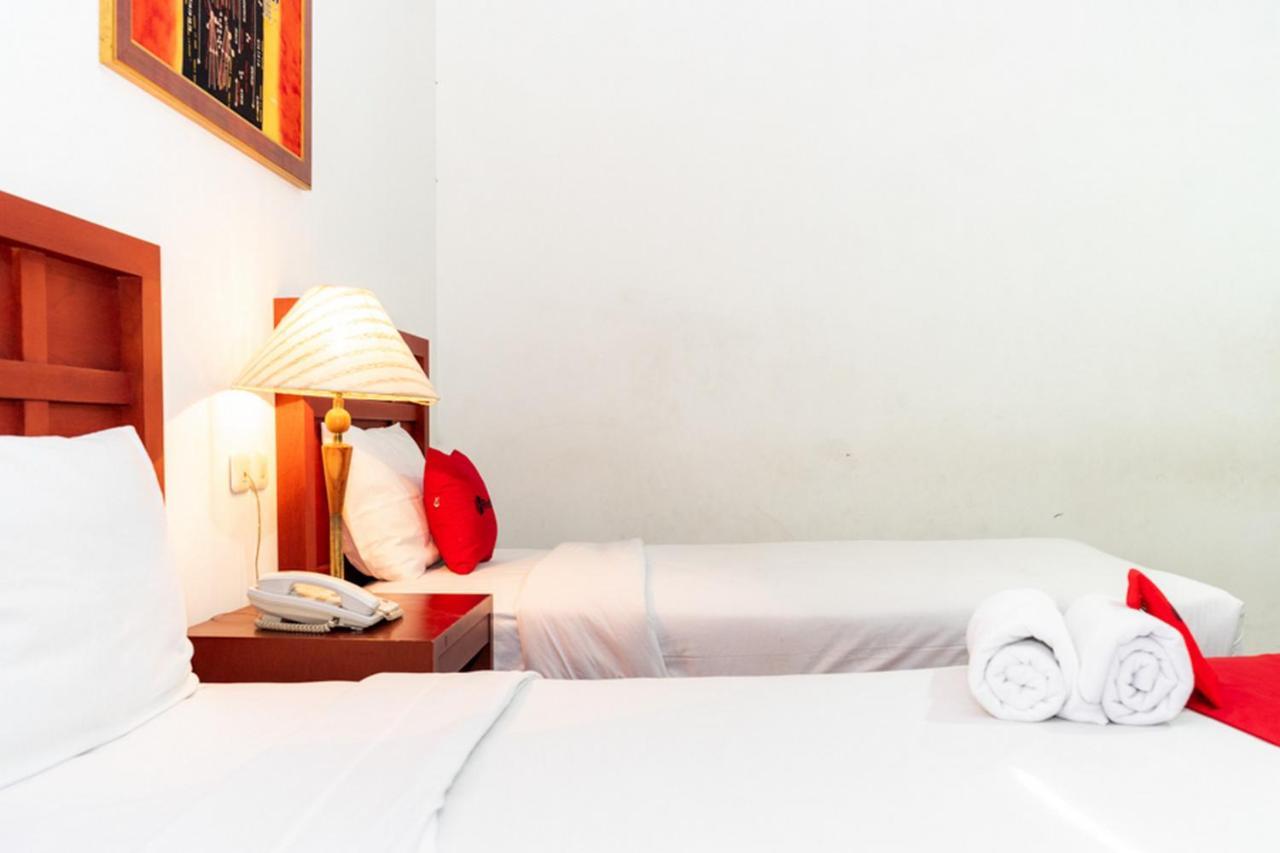 Reddoorz Plus Syariah Near Java Supermall Semarang 2 Ngoại thất bức ảnh
