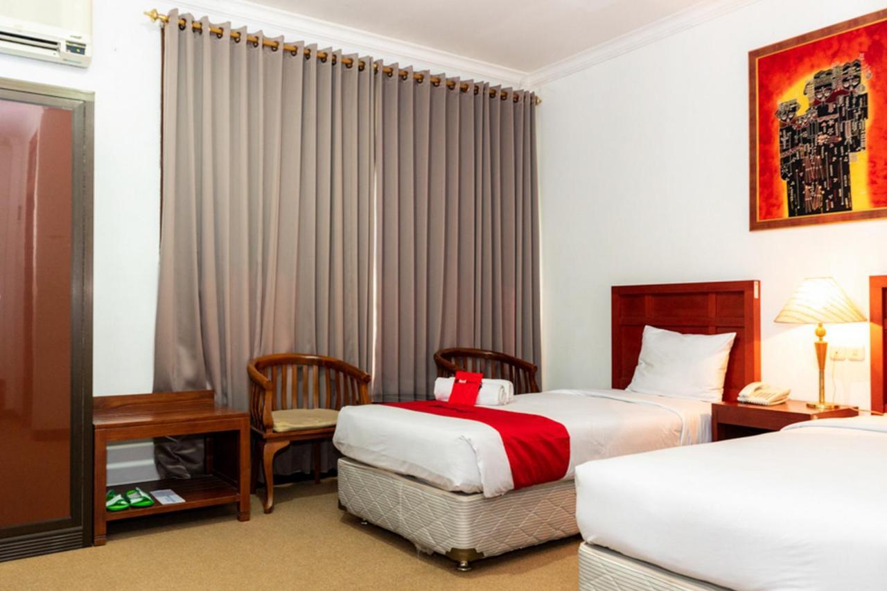 Reddoorz Plus Syariah Near Java Supermall Semarang 2 Ngoại thất bức ảnh
