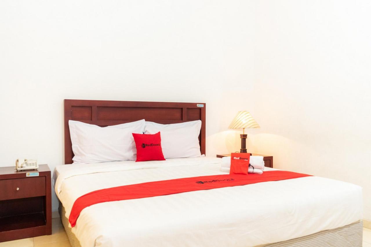 Reddoorz Plus Syariah Near Java Supermall Semarang 2 Ngoại thất bức ảnh