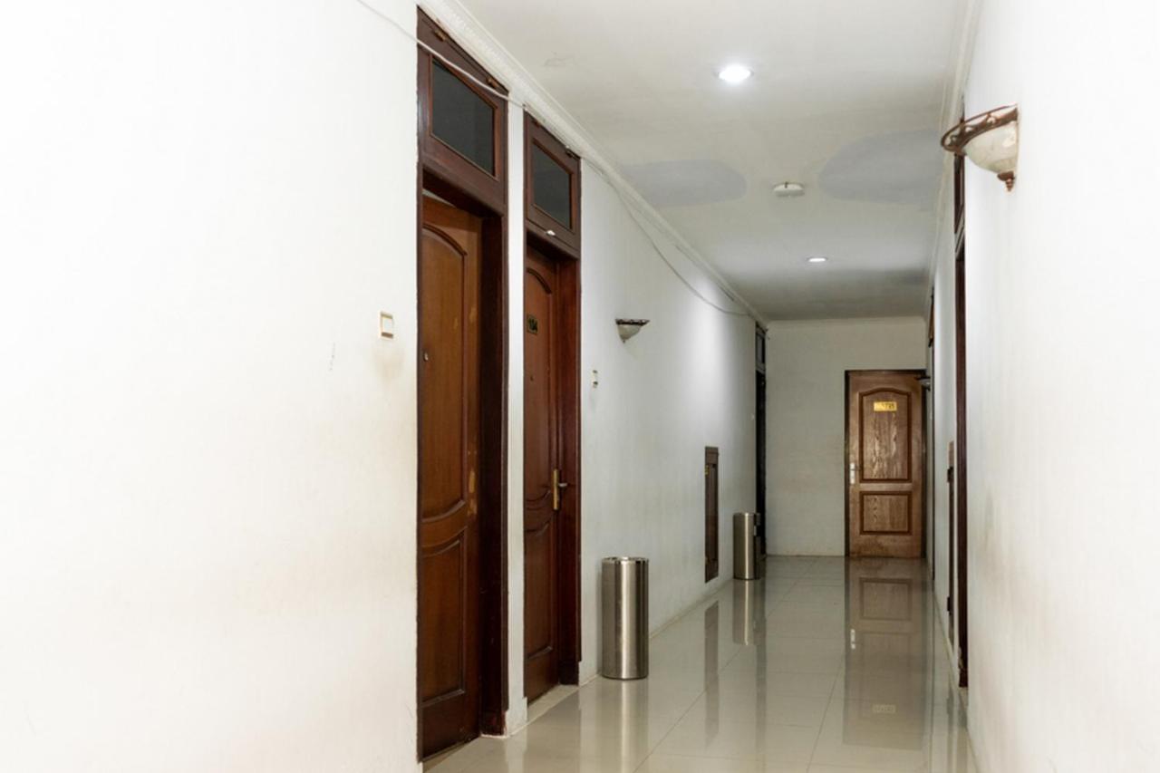 Reddoorz Plus Syariah Near Java Supermall Semarang 2 Ngoại thất bức ảnh
