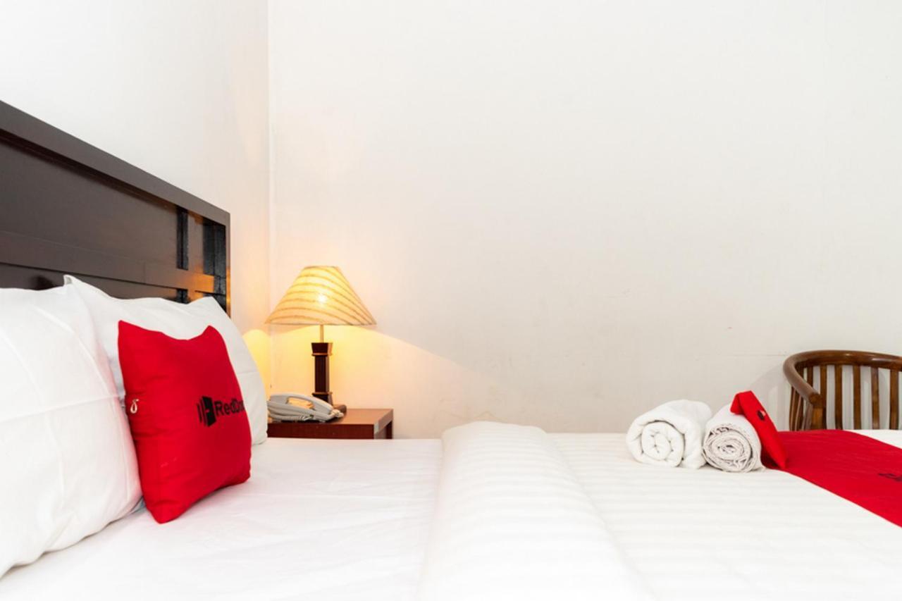 Reddoorz Plus Syariah Near Java Supermall Semarang 2 Ngoại thất bức ảnh