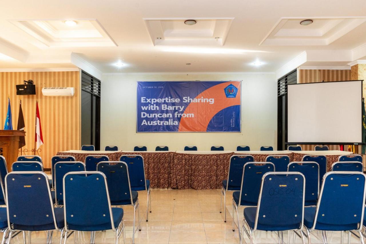 Reddoorz Plus Syariah Near Java Supermall Semarang 2 Ngoại thất bức ảnh