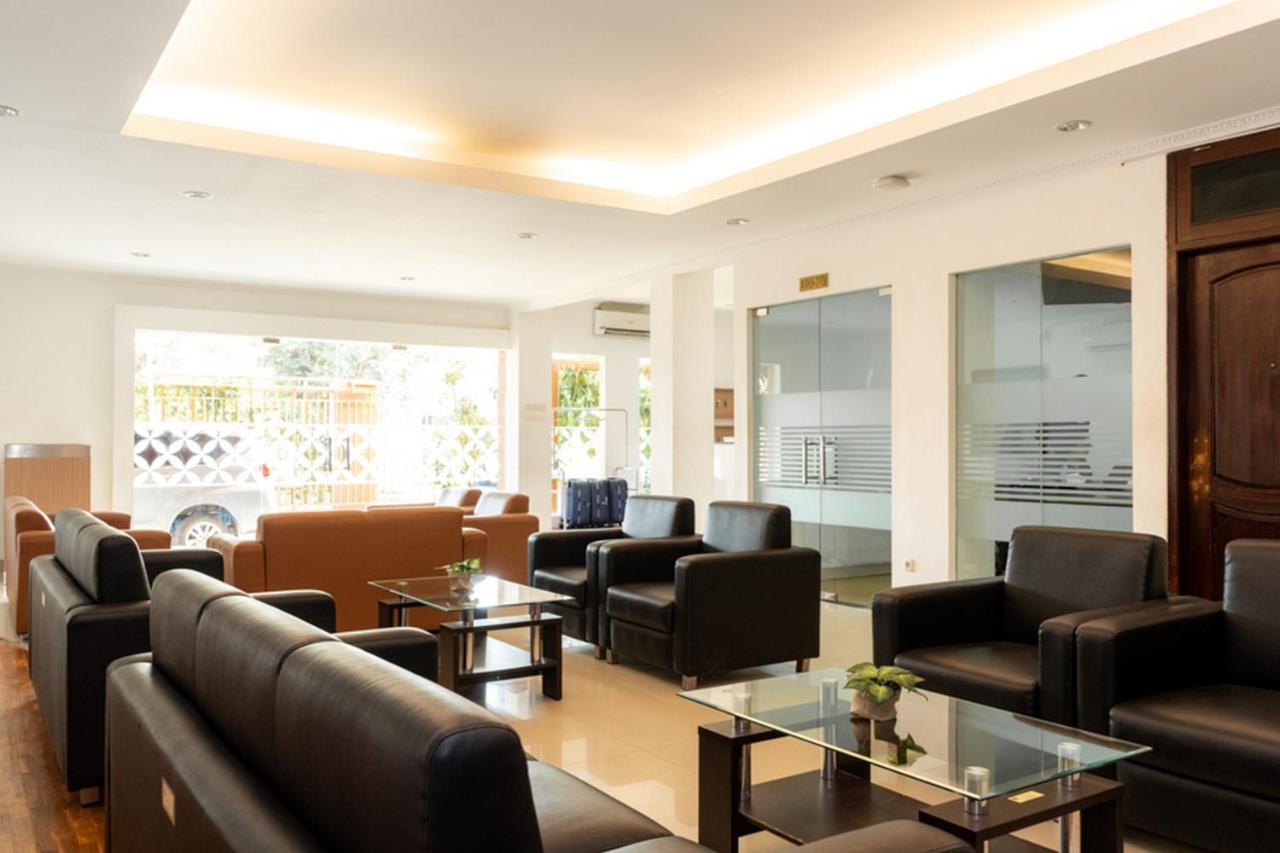 Reddoorz Plus Syariah Near Java Supermall Semarang 2 Ngoại thất bức ảnh