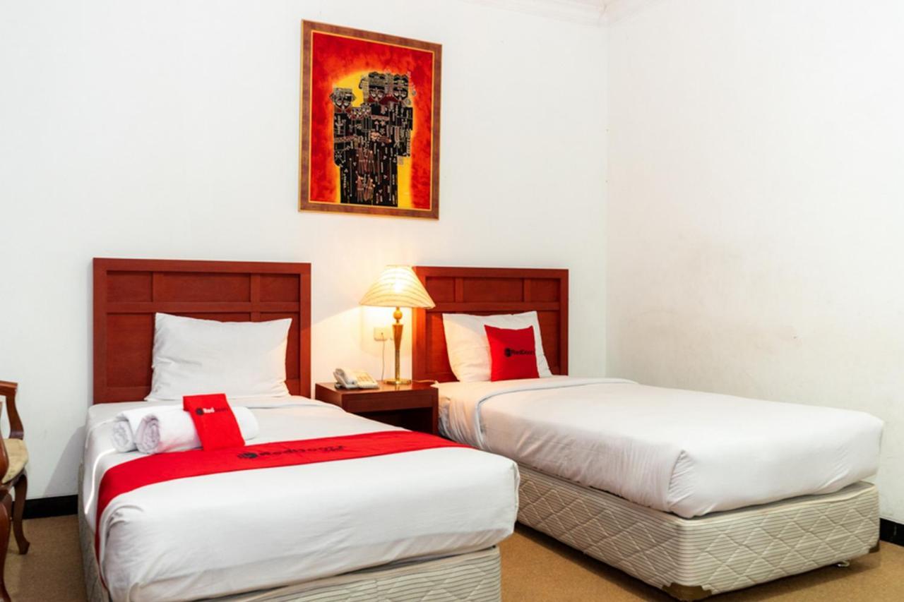 Reddoorz Plus Syariah Near Java Supermall Semarang 2 Ngoại thất bức ảnh