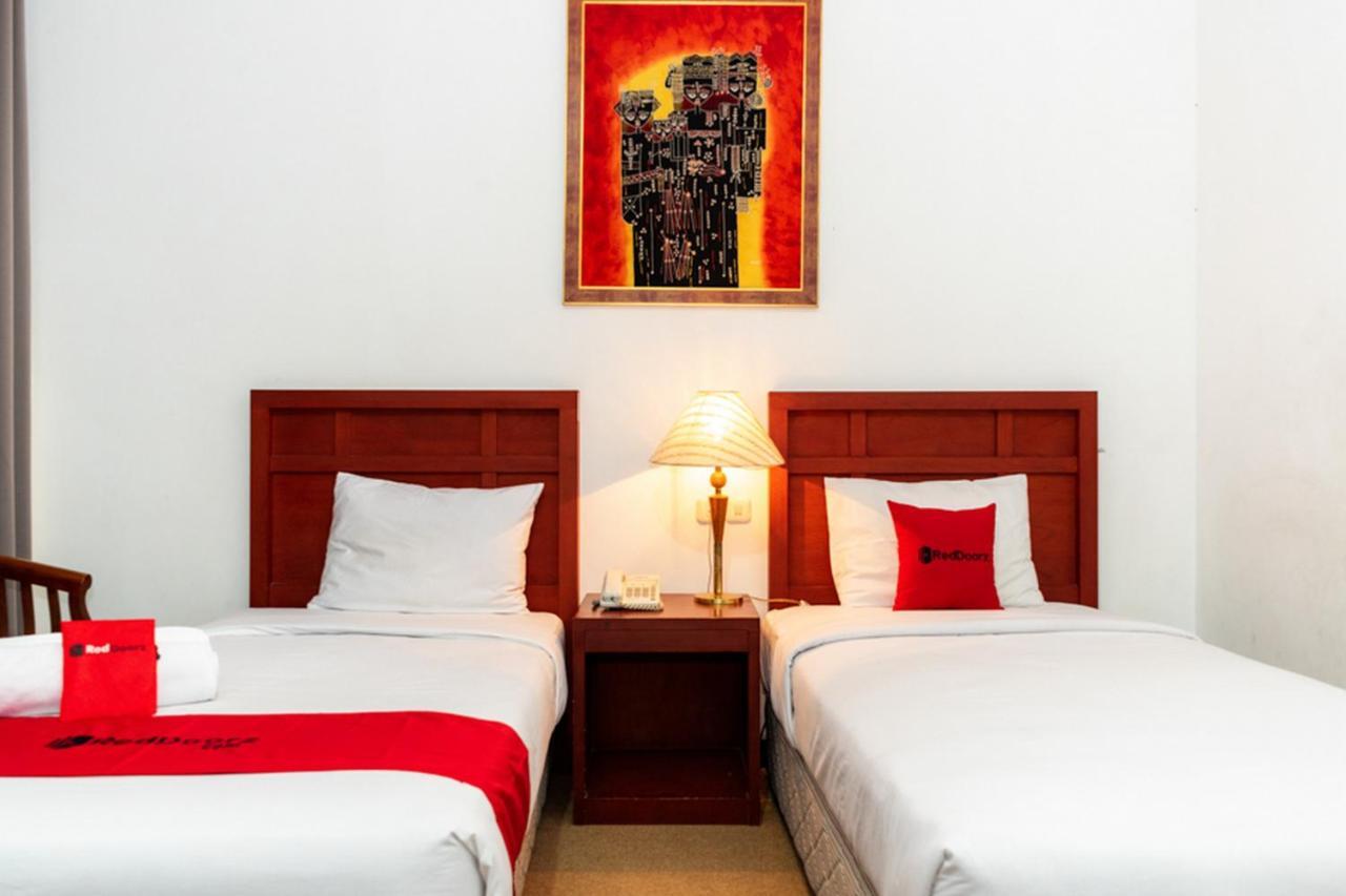 Reddoorz Plus Syariah Near Java Supermall Semarang 2 Ngoại thất bức ảnh